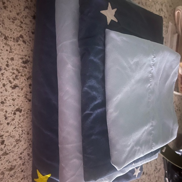 The IKEA Hemmahos Cover Twin Set with sheet set - Picture 3 of 3